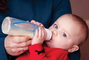 Le biberon anti colique Dr Brown’s prend soin des bébés