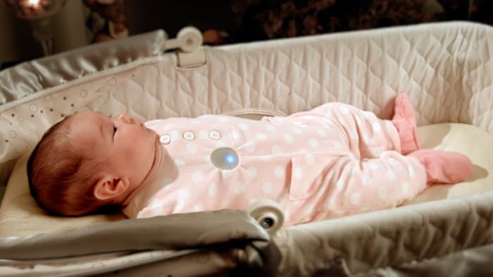 Bébé agité la nuit ? Le bouton Monbaby veille au grain