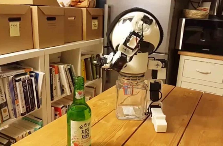 Sans plan pour le nouvel an ? Robot Drinky trinquera avec vous!
