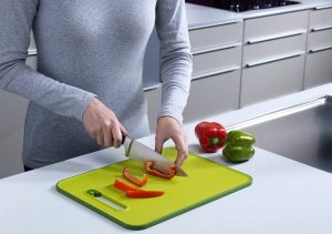 Ces planches à découper intègrent un aiguiseur de couteau