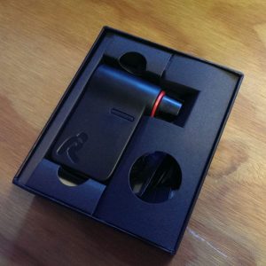 l'accordeur de guitare automatique Roadie Tuner dans sa boîte