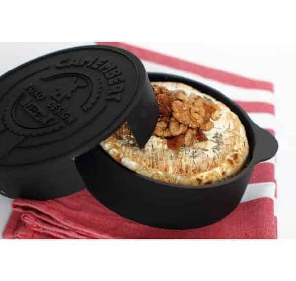 Le cuit camembert Yoko Design le fait rôtir au four facilement