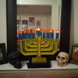 chandelier à 9 branches, pour une hanouka geek et rétro