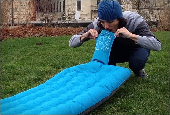 Windcatcher est un lit d’appoint gonflable sans pompe ni effort