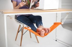 mini hamac pour les pieds au bureau