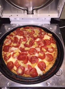 pizza peperroni cuite dans le four Pizza Box