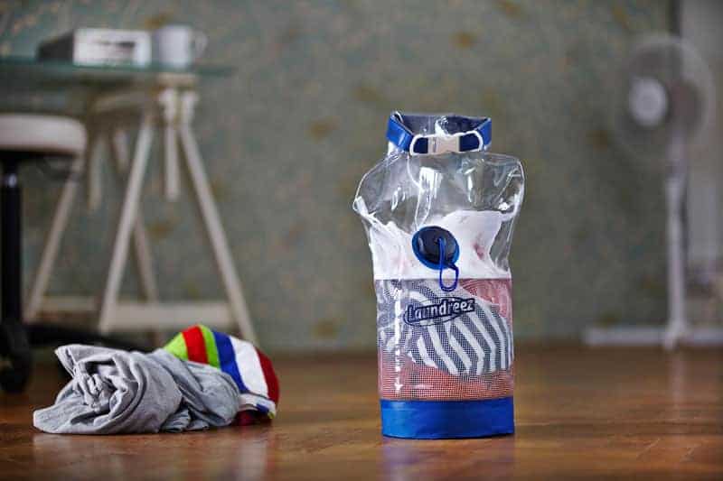 Laundreez, un sac lave linge pour faire sa lessive en voyage
