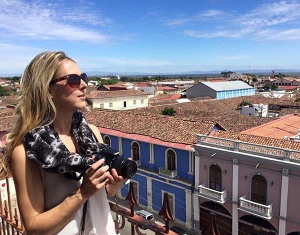 Remplacez votre sangle pour appareil photo par ce foulard fashion