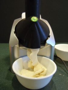 faire des glaces maison sorbetière Yonanas Princess