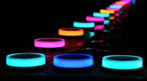 Playbulb Garden : une lampe de jardin solaire multicolore et connectée