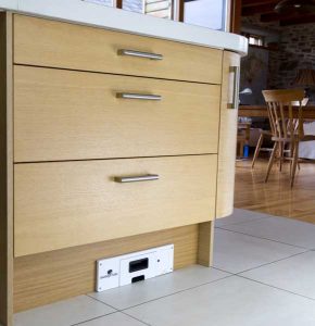 sweepovac aspirateur de cuisine pour plinthe ramasse miettes