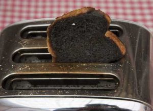 pain grillé calciné