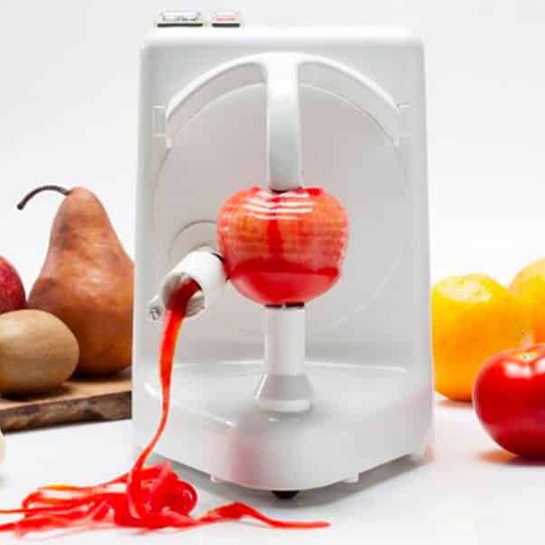 L’épluche fruit électrique de Pelamatic facilite vraiment la tâche