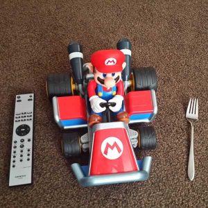 voiture télécommandée Mario Kart Carrera RC