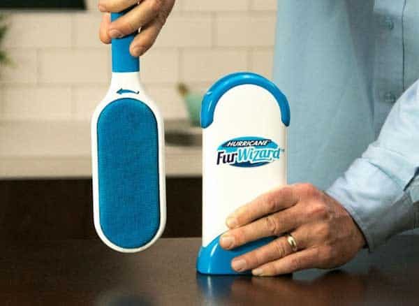 Fur Wizard est une brosse anti poils autonettoyante presque magique