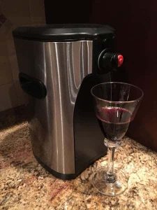 distributeur pour vin bib boxxle et verre à pied